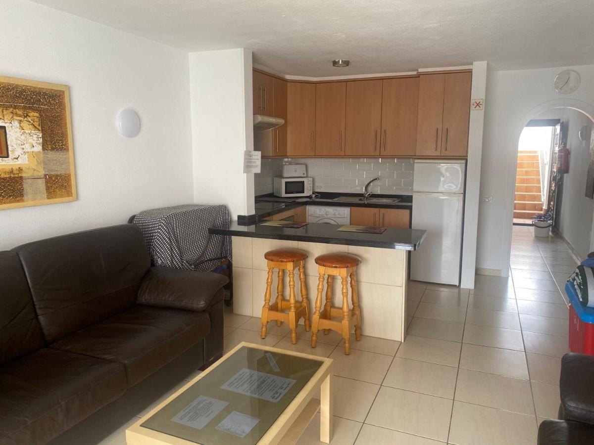 Apartments Victoria Court 1 6A2 Арона Екстер'єр фото